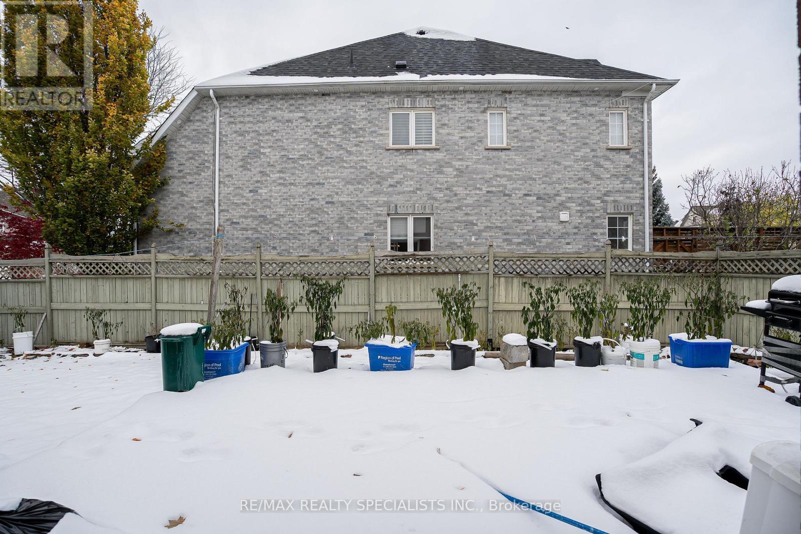 2 Maltby Court, Brampton, Ontario  L6P 1A5 - Photo 46 - W12536950