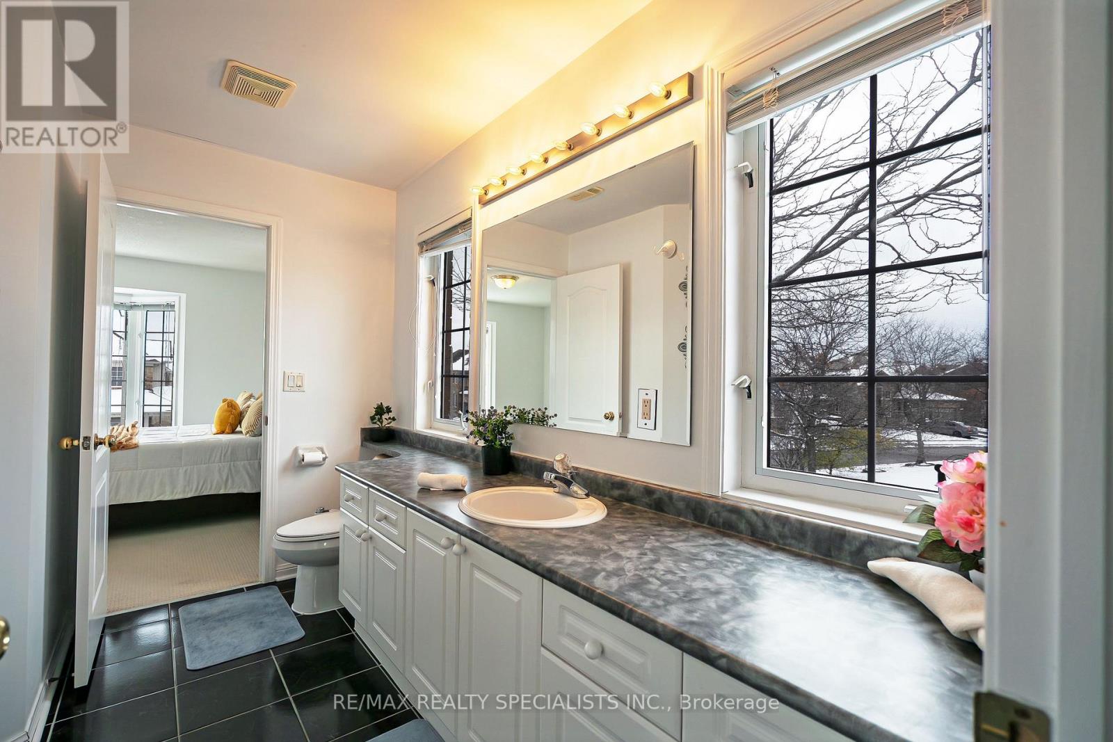 2 Maltby Court, Brampton, Ontario  L6P 1A5 - Photo 27 - W12536950