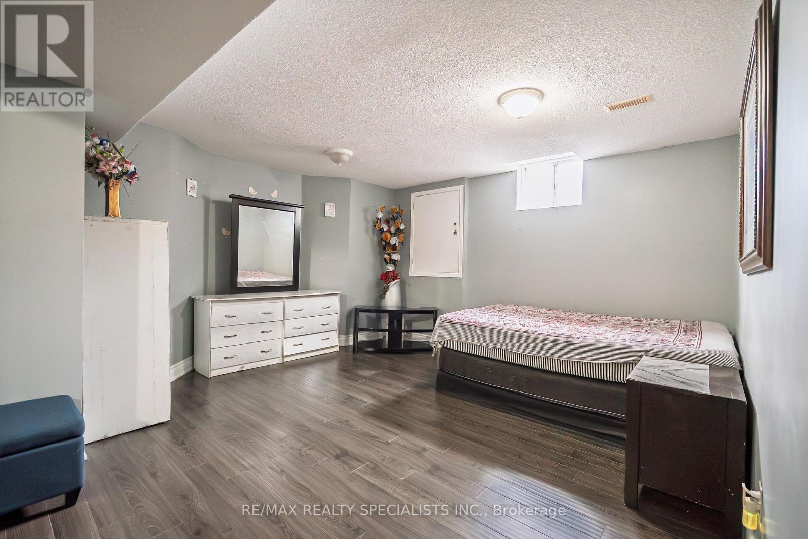 2 Maltby Court, Brampton, Ontario  L6P 1A5 - Photo 38 - W12536950