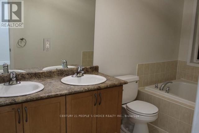 51 Portrush Trail, Brampton, Ontario  L6X 0R2 - Photo 18 - W12563190