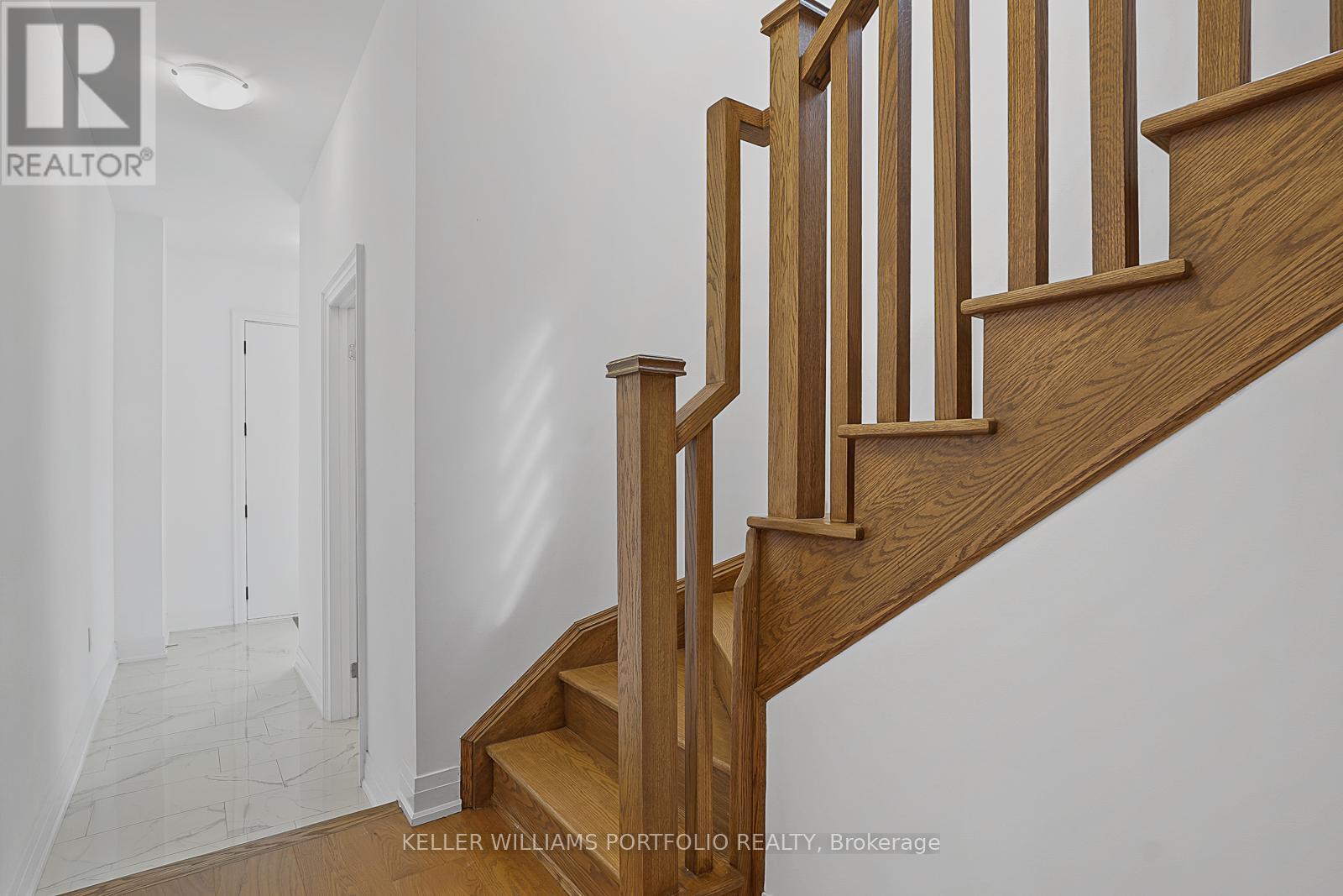 16 Chiara Rose Lane, Richmond Hill, Ontario  L4E 1L4 - Photo 10 - N12565574