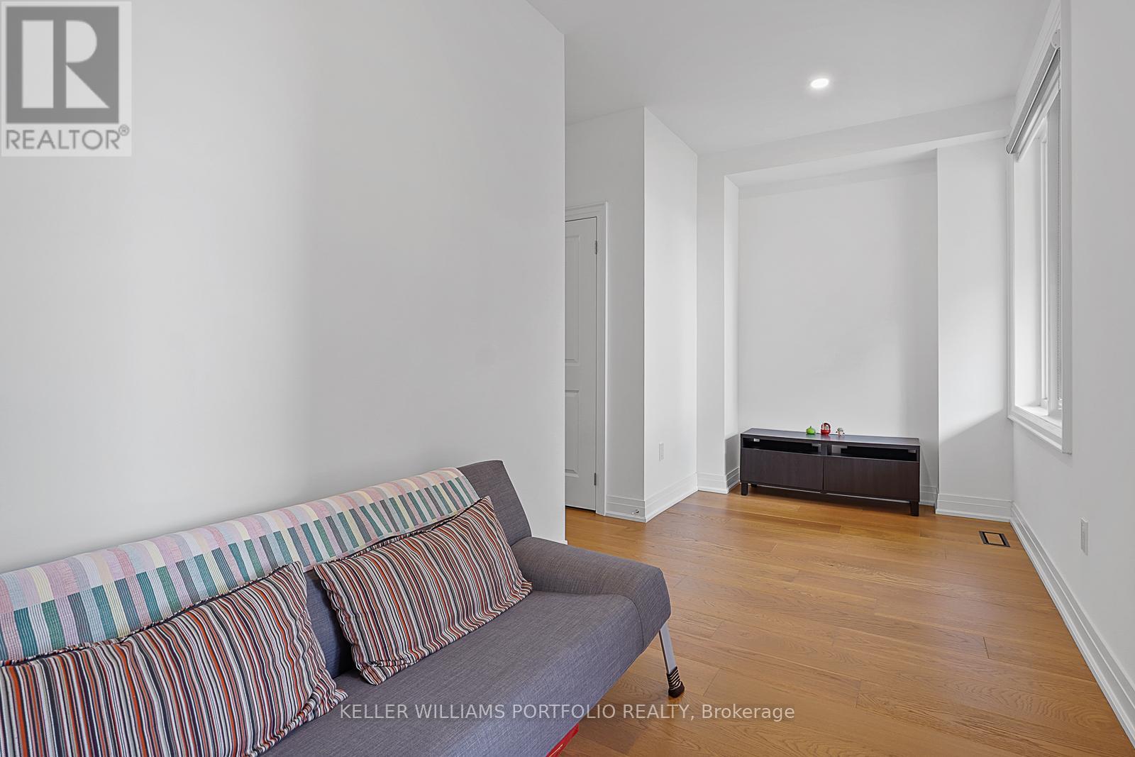 16 Chiara Rose Lane, Richmond Hill, Ontario  L4E 1L4 - Photo 13 - N12565574