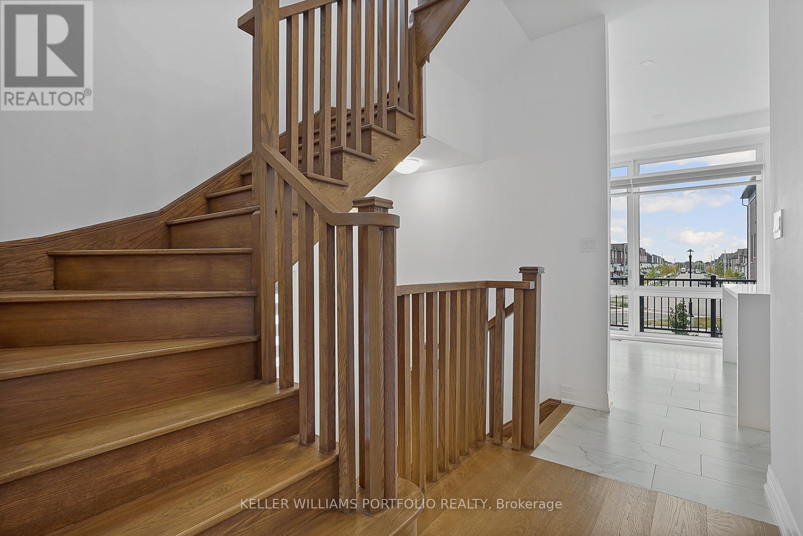 16 Chiara Rose Lane, Richmond Hill, Ontario  L4E 1L4 - Photo 15 - N12565574