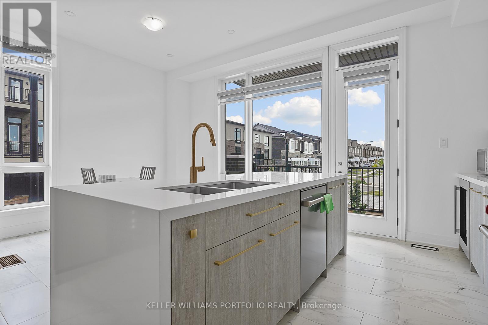 16 Chiara Rose Lane, Richmond Hill, Ontario  L4E 1L4 - Photo 17 - N12565574