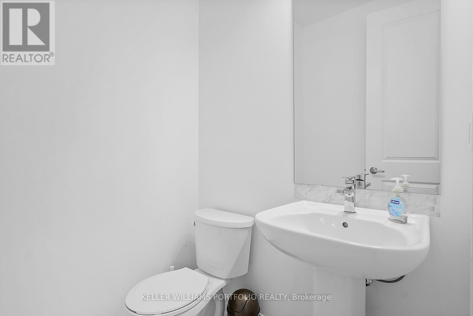 16 Chiara Rose Lane, Richmond Hill, Ontario  L4E 1L4 - Photo 23 - N12565574