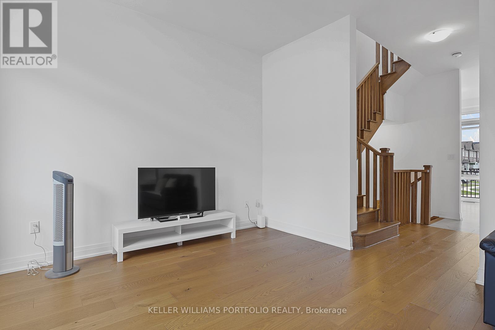 16 Chiara Rose Lane, Richmond Hill, Ontario  L4E 1L4 - Photo 25 - N12565574