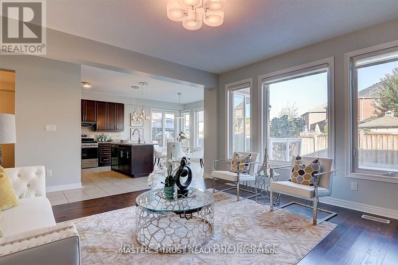 153 Summerlyn Trail, Bradford West Gwillimbury, Ontario  L3Z 0E4 - Photo 3 - N12565610