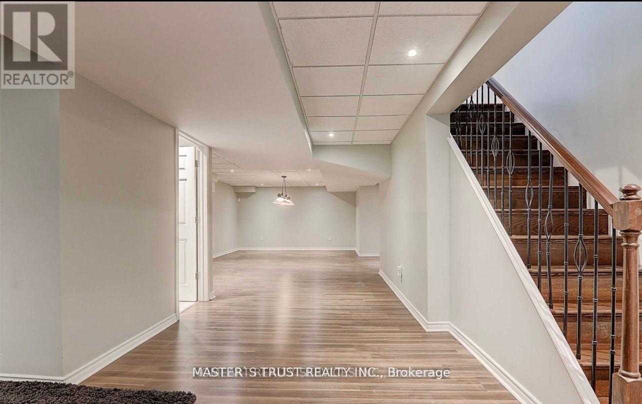 153 Summerlyn Trail, Bradford West Gwillimbury, Ontario  L3Z 0E4 - Photo 9 - N12565610