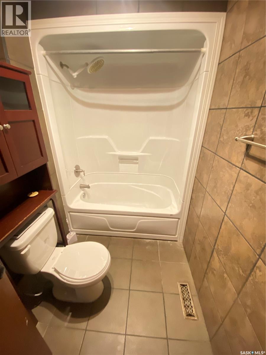 131 Betts Avenue, Yorkton, Saskatchewan  S3N 1M4 - Photo 11 - SK024393