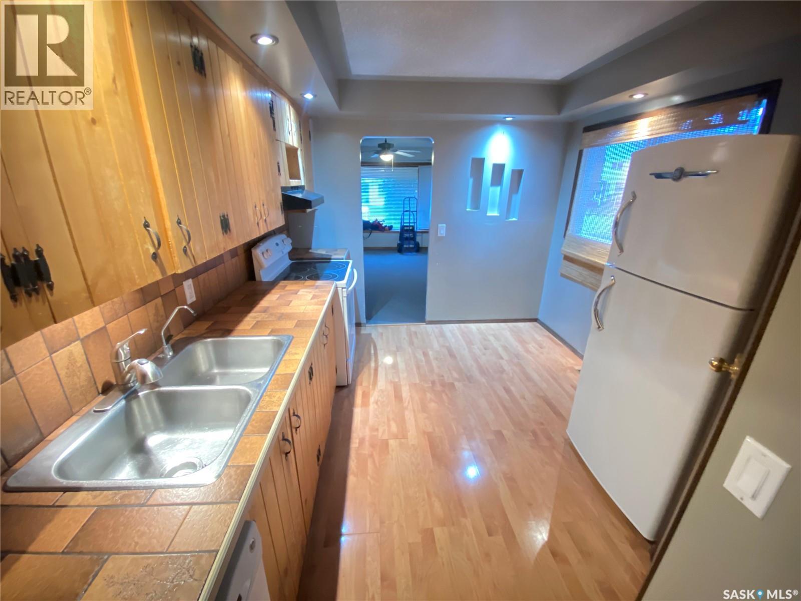 131 Betts Avenue, Yorkton, Saskatchewan  S3N 1M4 - Photo 4 - SK024393