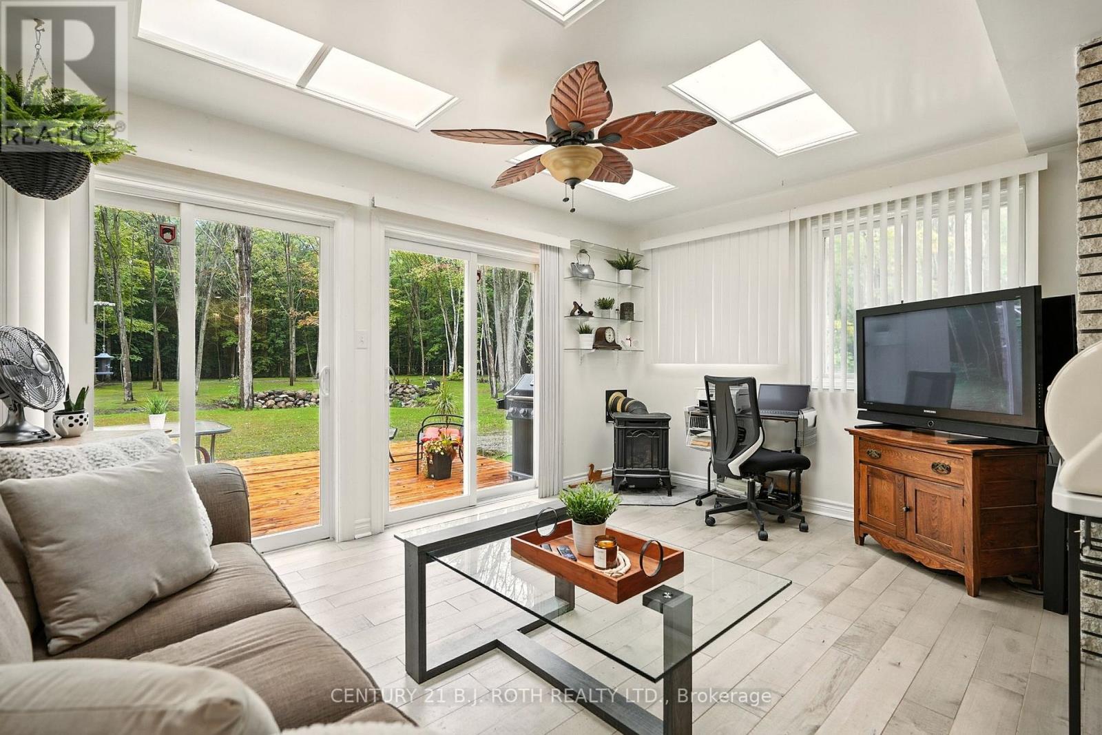 1250 County Road 6 Road S, Tiny, Ontario  L0L 2T0 - Photo 17 - S12437569