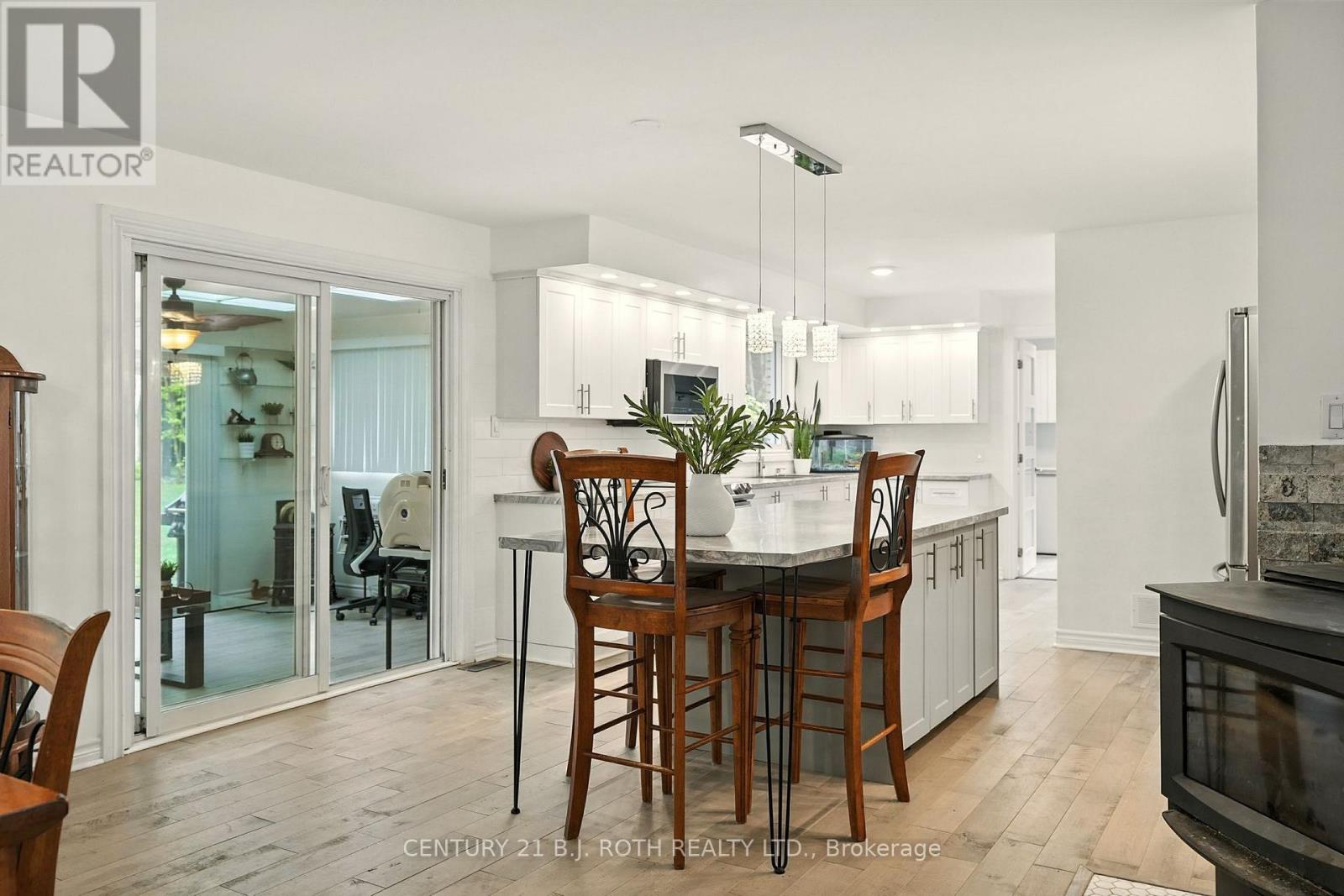 1250 County Road 6 Road S, Tiny, Ontario  L0L 2T0 - Photo 12 - S12437569