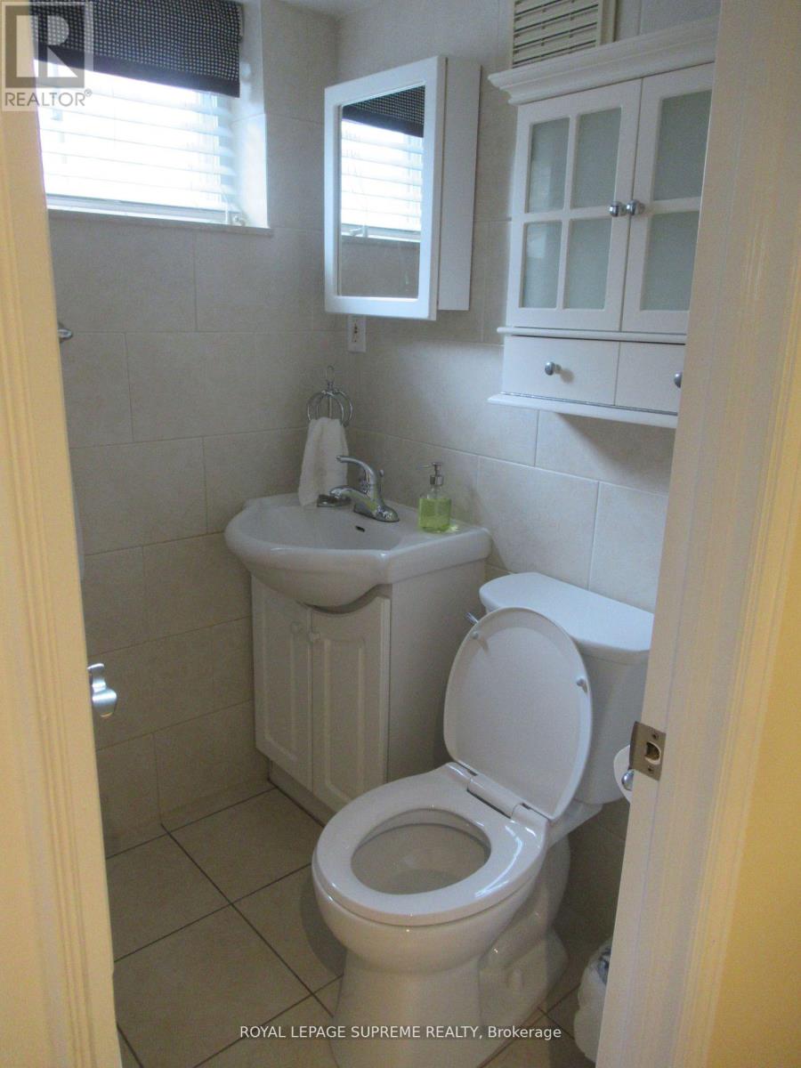 Bsmt - 44 Winston Park Boulevard, Toronto, Ontario  M3K 1B9 - Photo 12 - W12565516