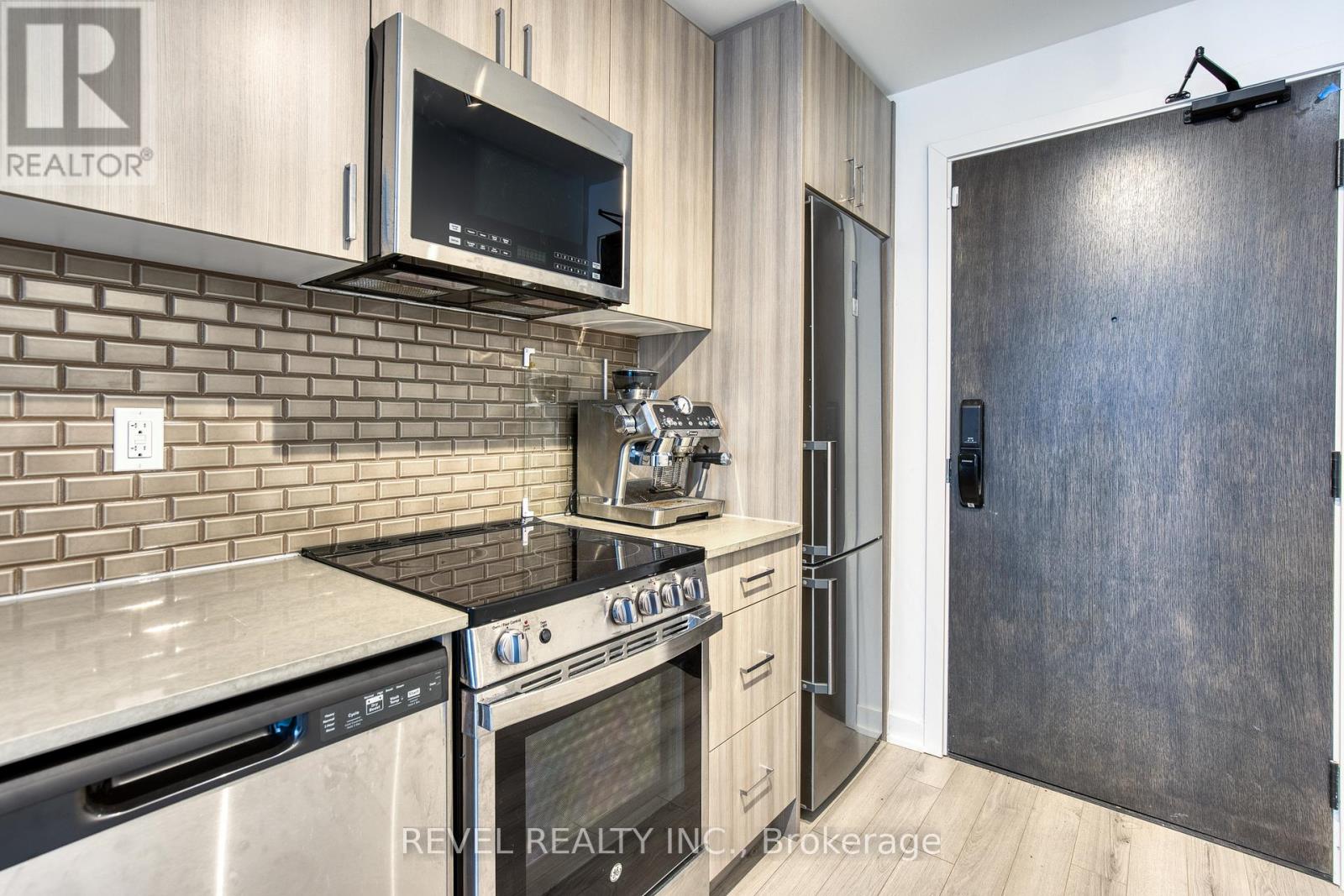 207 - 1005 Dundas Street E, Oakville, Ontario  L6H 7E8 - Photo 4 - W12565520