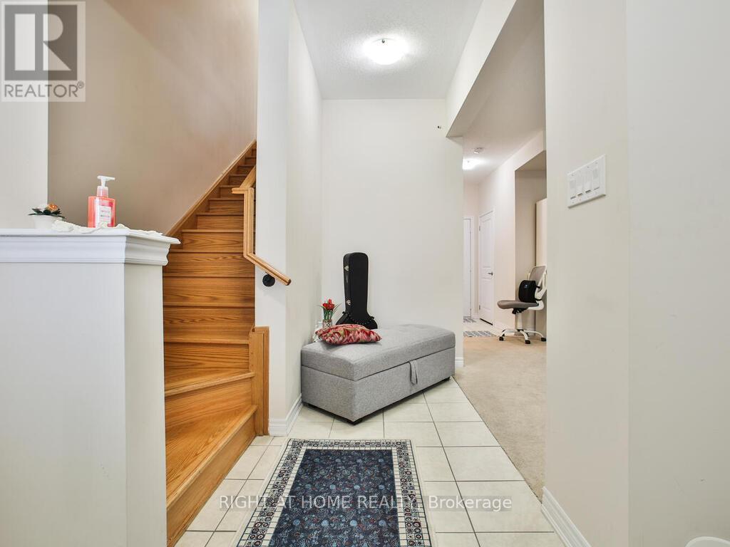 3030 George Savage Avenue, Oakville, Ontario  L6M 0Z1 - Photo 3 - W12565532