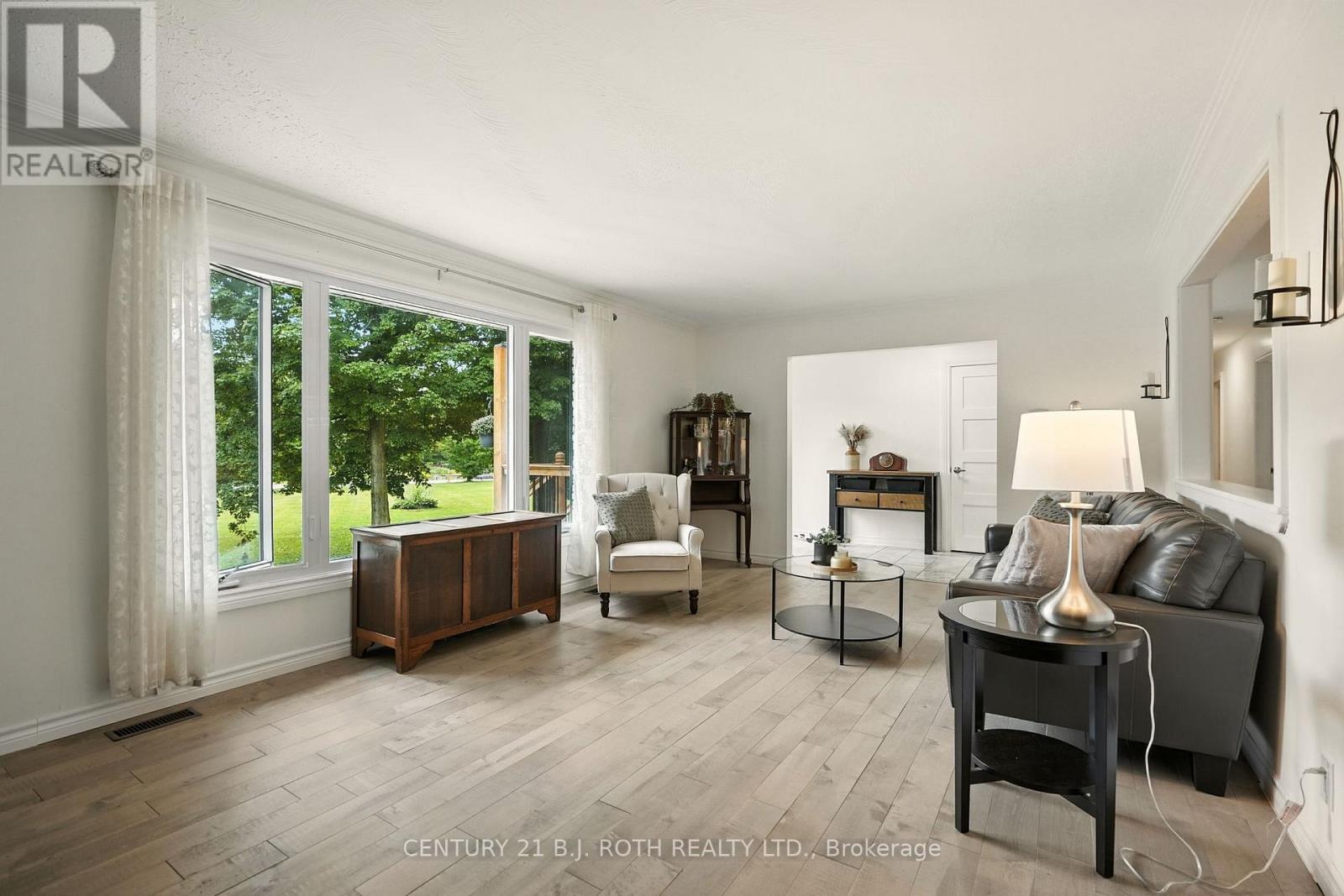 1250 County Road 6 Road S, Tiny, Ontario  L0L 2T0 - Photo 9 - S12437569