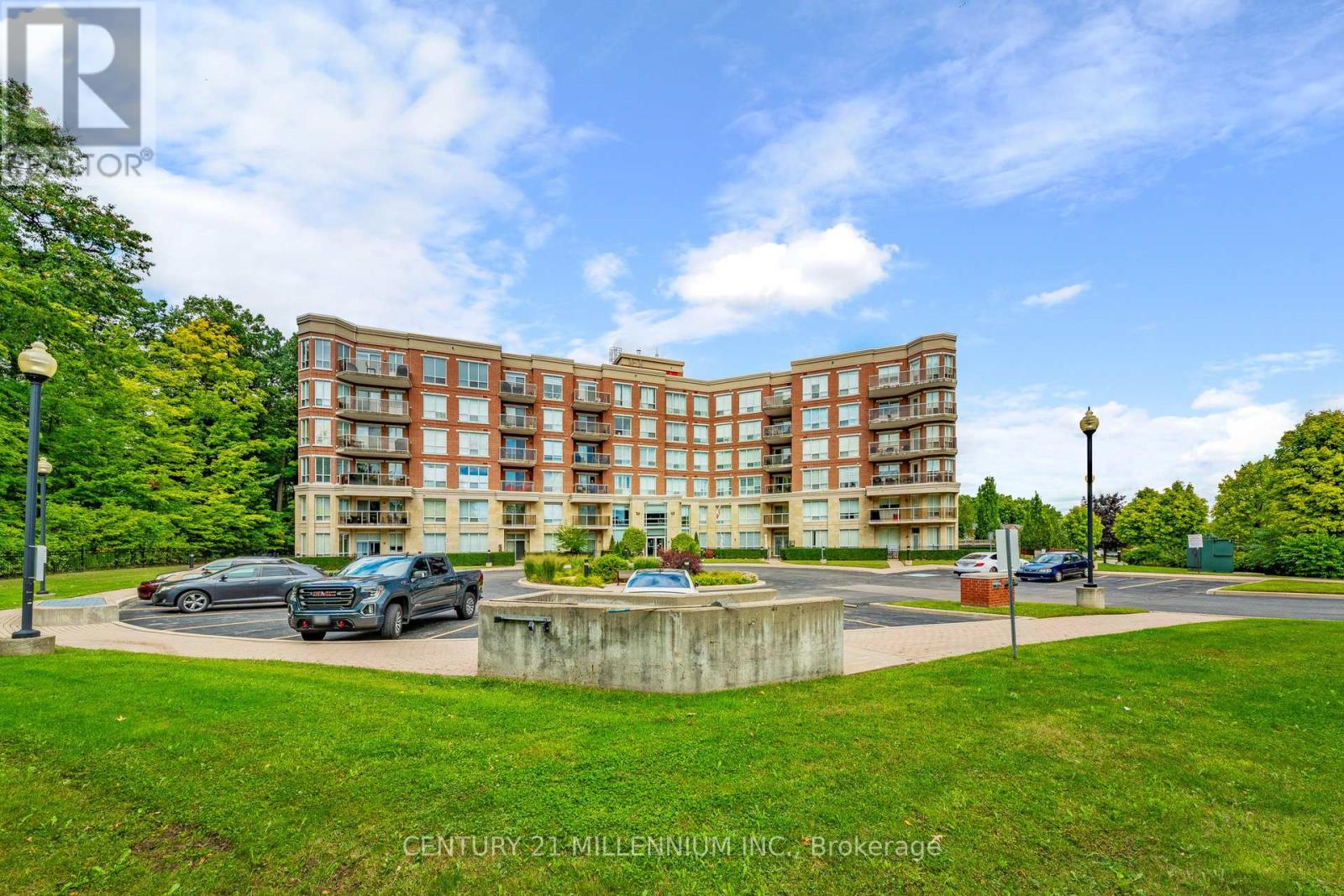 Ph4 - 483 Faith Drive, Mississauga, Ontario  L5R 0A1 - Photo 2 - W12565552