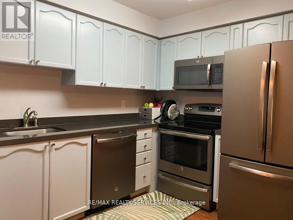 1610 - 2545 Erin Centre Boulevard, Mississauga, Ontario  L5M 6Z9 - Photo 10 - W12565586