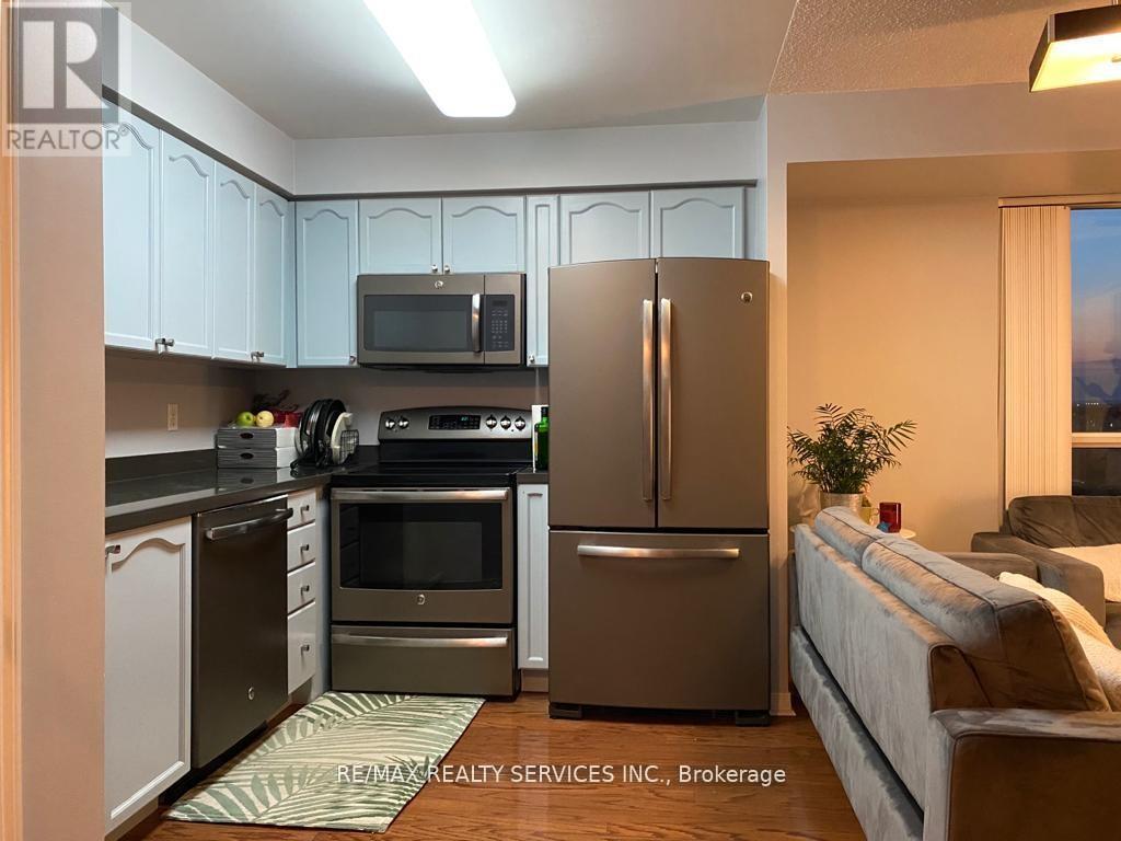 1610 - 2545 Erin Centre Boulevard, Mississauga, Ontario  L5M 6Z9 - Photo 8 - W12565586