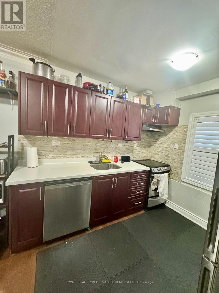 Upper Unit - 1017 Weston Road, Toronto, Ontario  M6N 3R9 - Photo 2 - W12565612