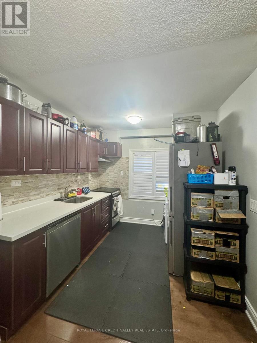 Upper Unit - 1017 Weston Road, Toronto, Ontario  M6N 3R9 - Photo 3 - W12565612