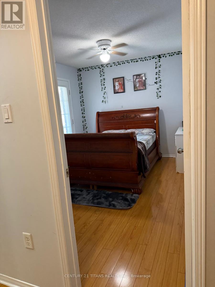 3 Sandyshores Drive, Brampton, Ontario  L6R 2G9 - Photo 12 - W12565622