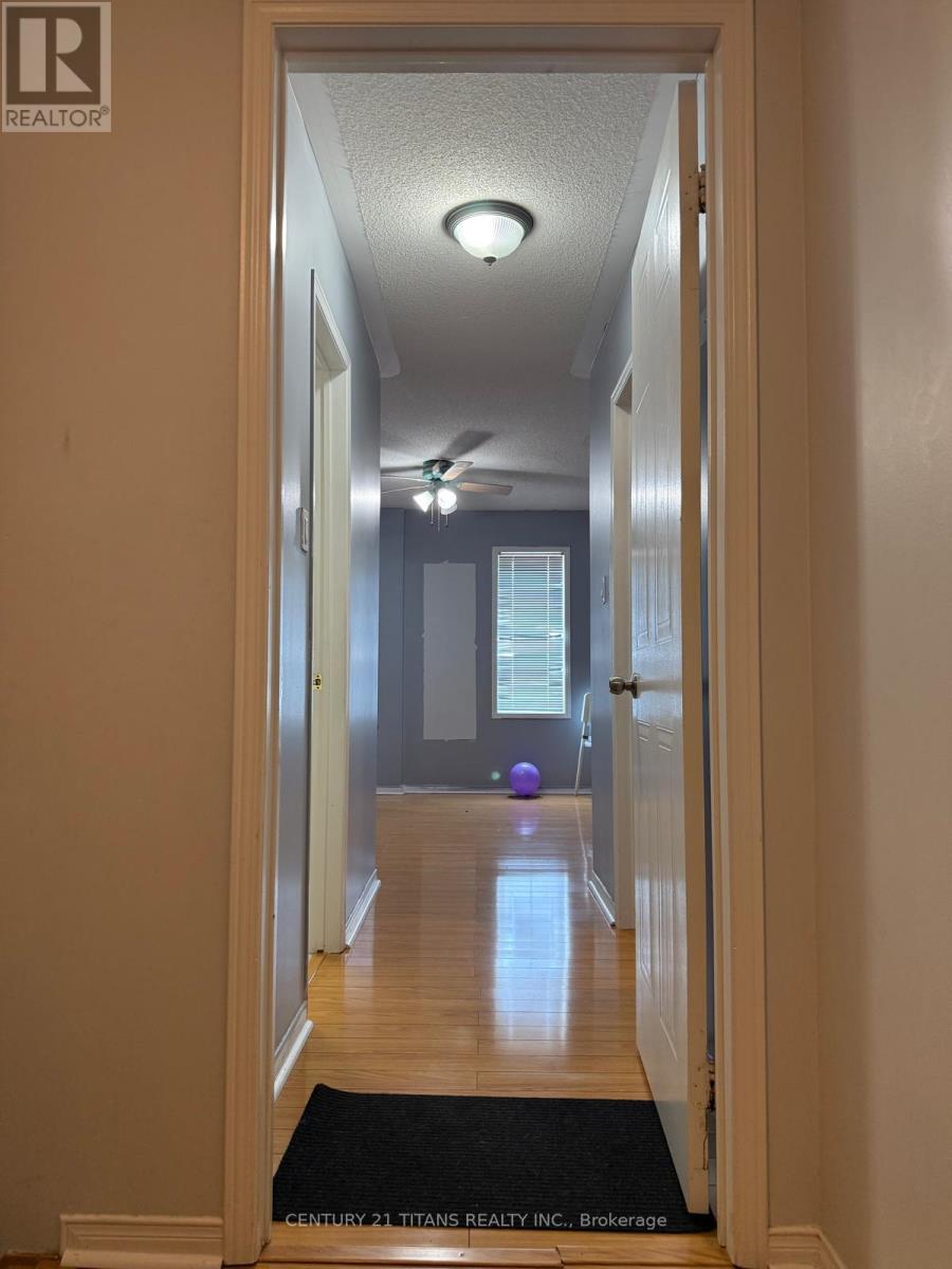 3 Sandyshores Drive, Brampton, Ontario  L6R 2G9 - Photo 14 - W12565622