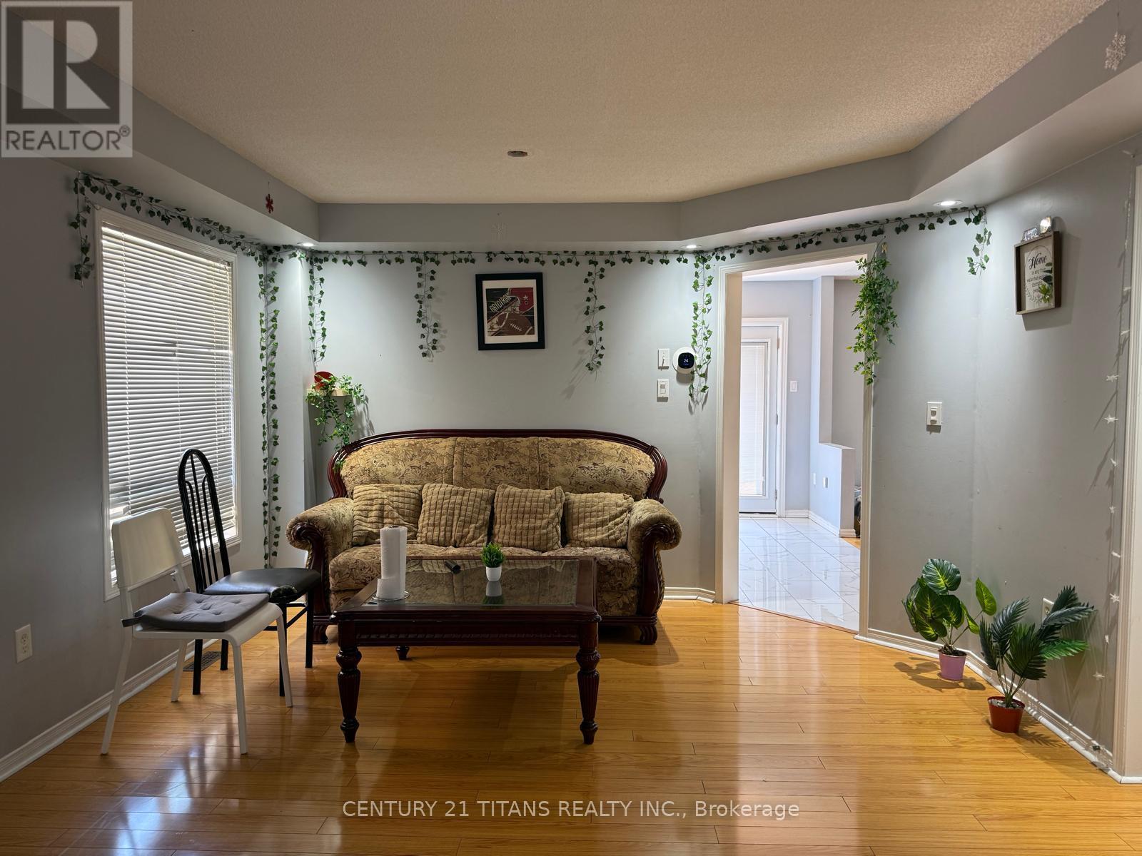 3 Sandyshores Drive, Brampton, Ontario  L6R 2G9 - Photo 5 - W12565622