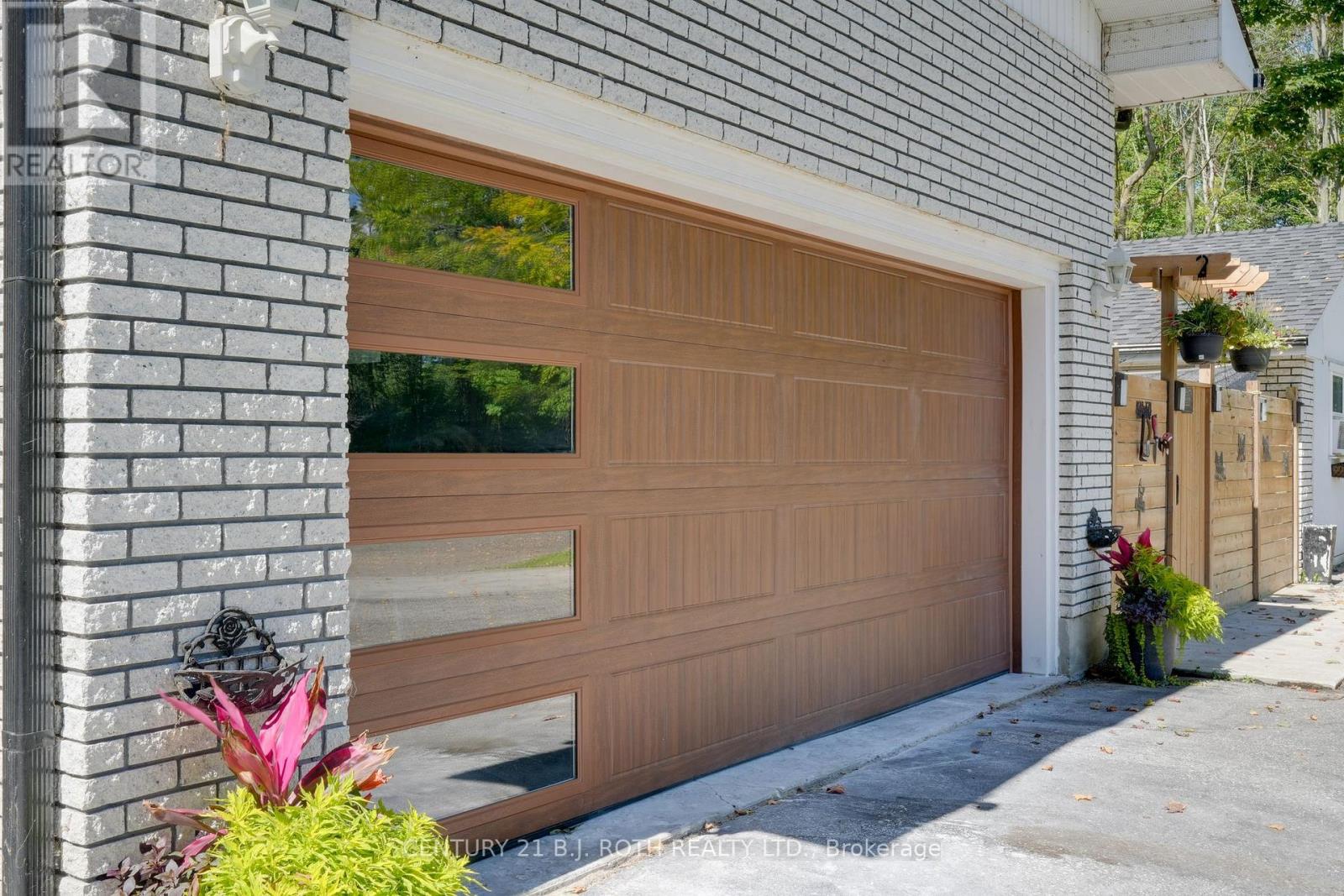 1250 County Road 6 Road S, Tiny, Ontario  L0L 2T0 - Photo 5 - S12437569