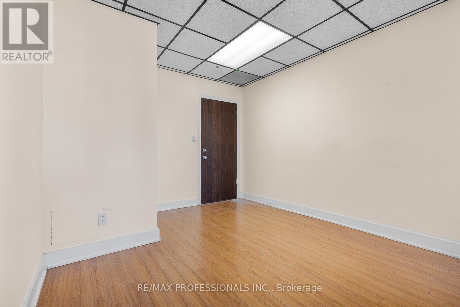 201 - 4640 Jane Street, Toronto, Ontario  M3N 2K5 - Photo 12 - W12442824