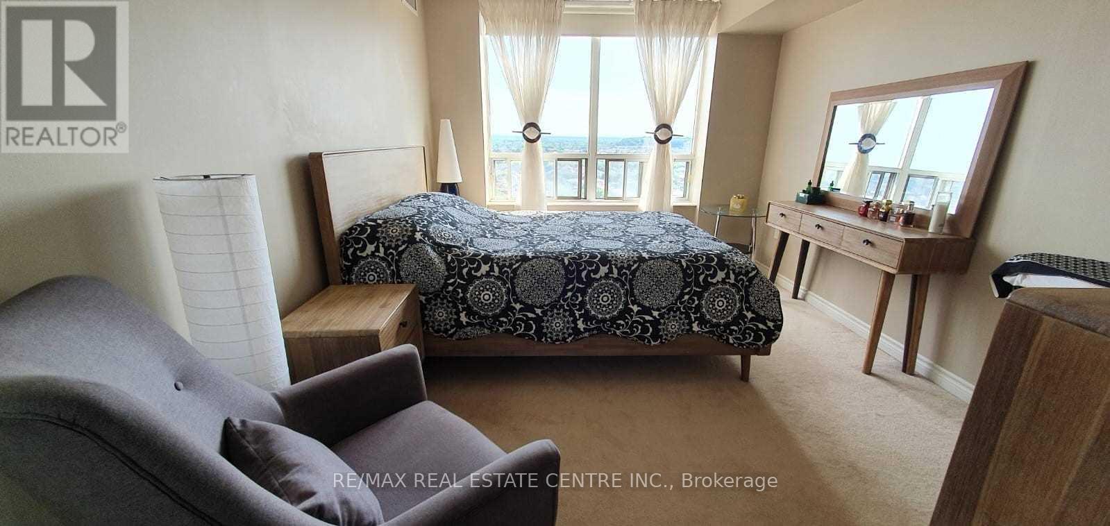 1205 - 55 Strathaven Drive, Mississauga, Ontario  L5R 4G9 - Photo 11 - W12565554