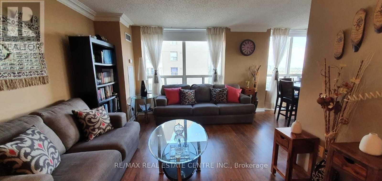 1205 - 55 Strathaven Drive, Mississauga, Ontario  L5R 4G9 - Photo 4 - W12565554