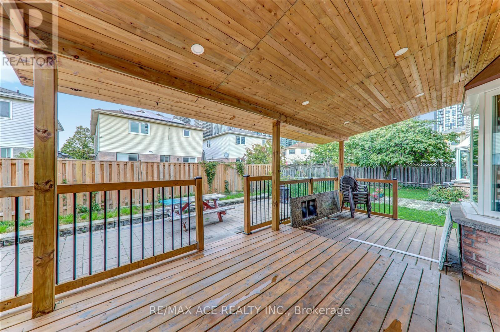 475 Wallenberg Crescent, Mississauga, Ontario  L5B 3M2 - Photo 42 - W12452084