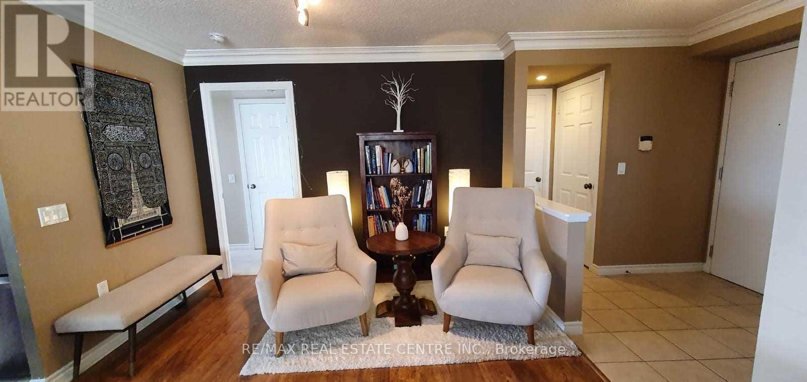 1205 - 55 Strathaven Drive, Mississauga, Ontario  L5R 4G9 - Photo 8 - W12565554