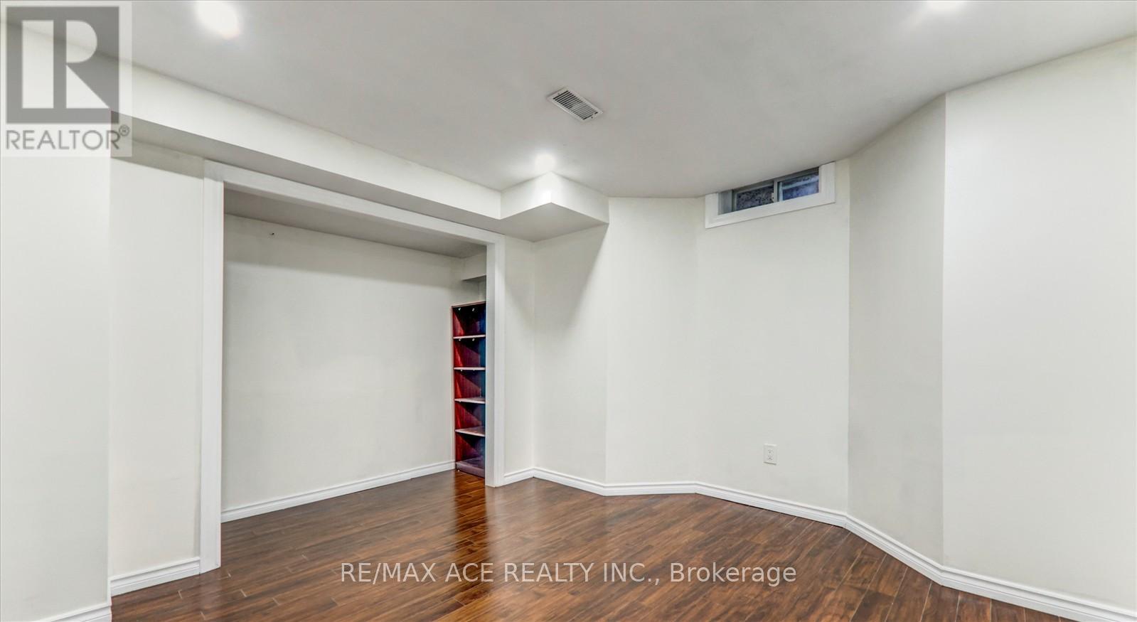 475 Wallenberg Crescent, Mississauga, Ontario  L5B 3M2 - Photo 36 - W12452084