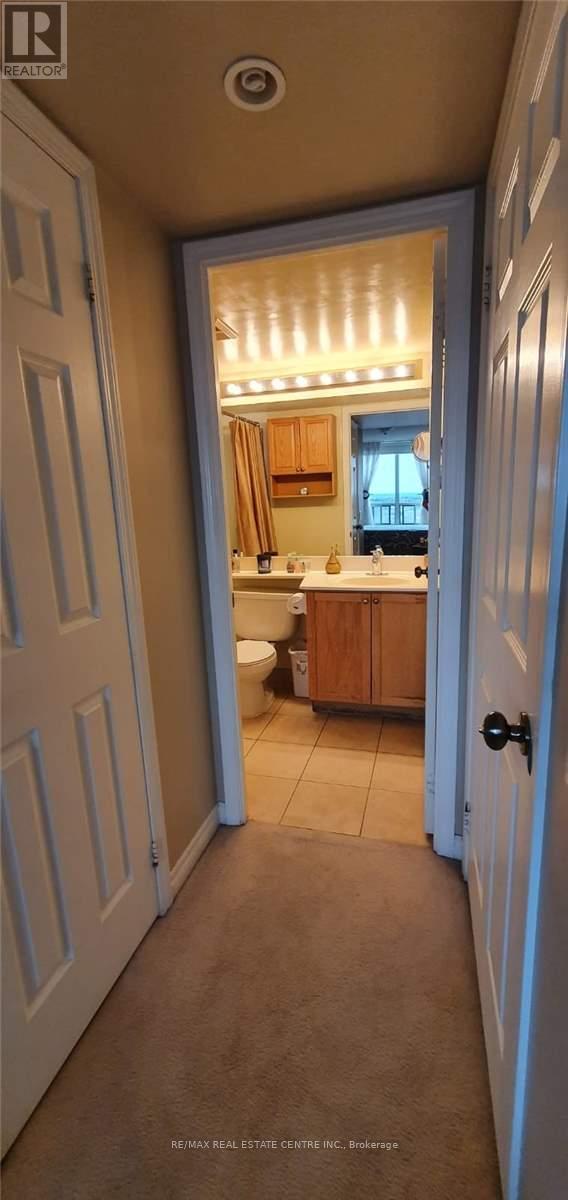 1205 - 55 Strathaven Drive, Mississauga, Ontario  L5R 4G9 - Photo 13 - W12565554