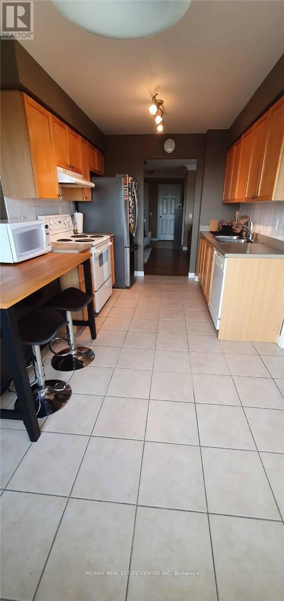 1205 - 55 Strathaven Drive, Mississauga, Ontario  L5R 4G9 - Photo 14 - W12565554