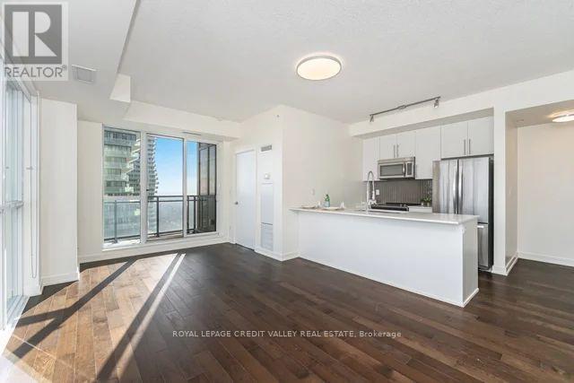 3307 - 4011 Brickstone Mews, Mississauga, Ontario  L5B 0J7 - Photo 12 - W12551518