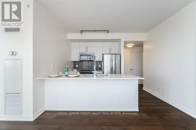 3307 - 4011 Brickstone Mews, Mississauga, Ontario  L5B 0J7 - Photo 7 - W12551518