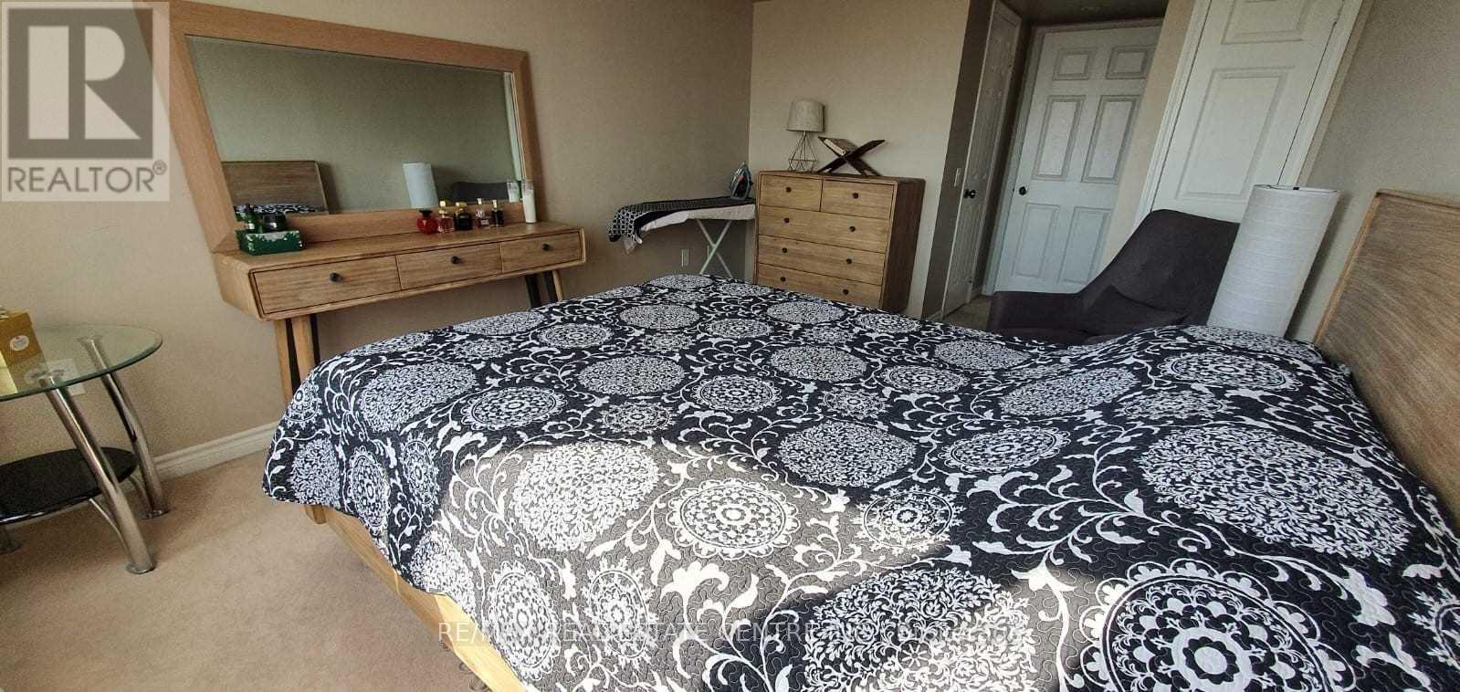 1205 - 55 Strathaven Drive, Mississauga, Ontario  L5R 4G9 - Photo 21 - W12565554