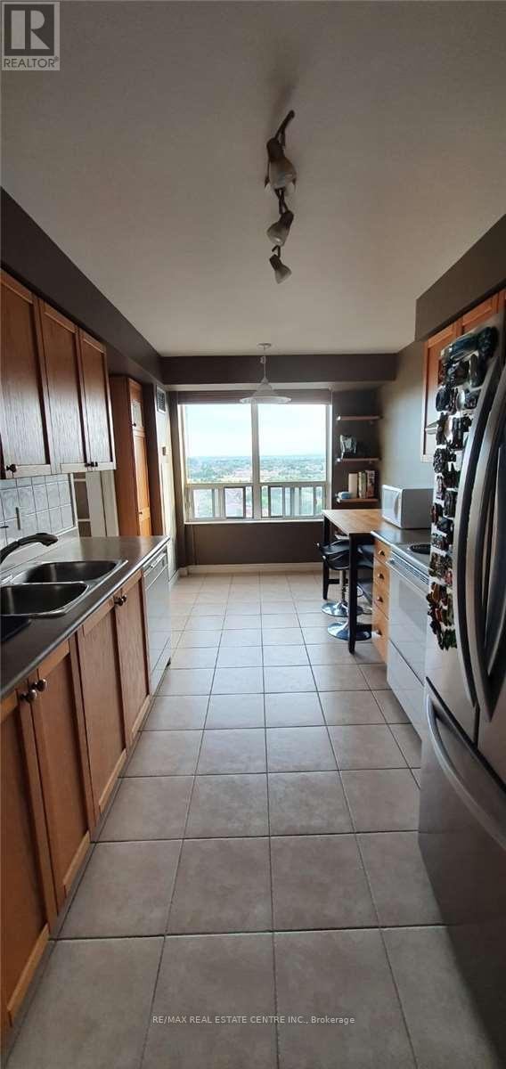 1205 - 55 Strathaven Drive, Mississauga, Ontario  L5R 4G9 - Photo 15 - W12565554