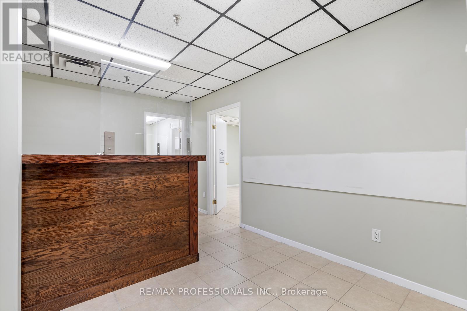 B3 - 4640 Jane Street, Toronto, Ontario  M3N 2K5 - Photo 5 - W12442852