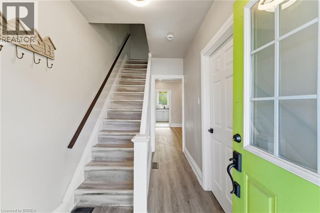 166 Beach Road, Hamilton, Ontario  L8L 4A5 - Photo 4 - 40788632