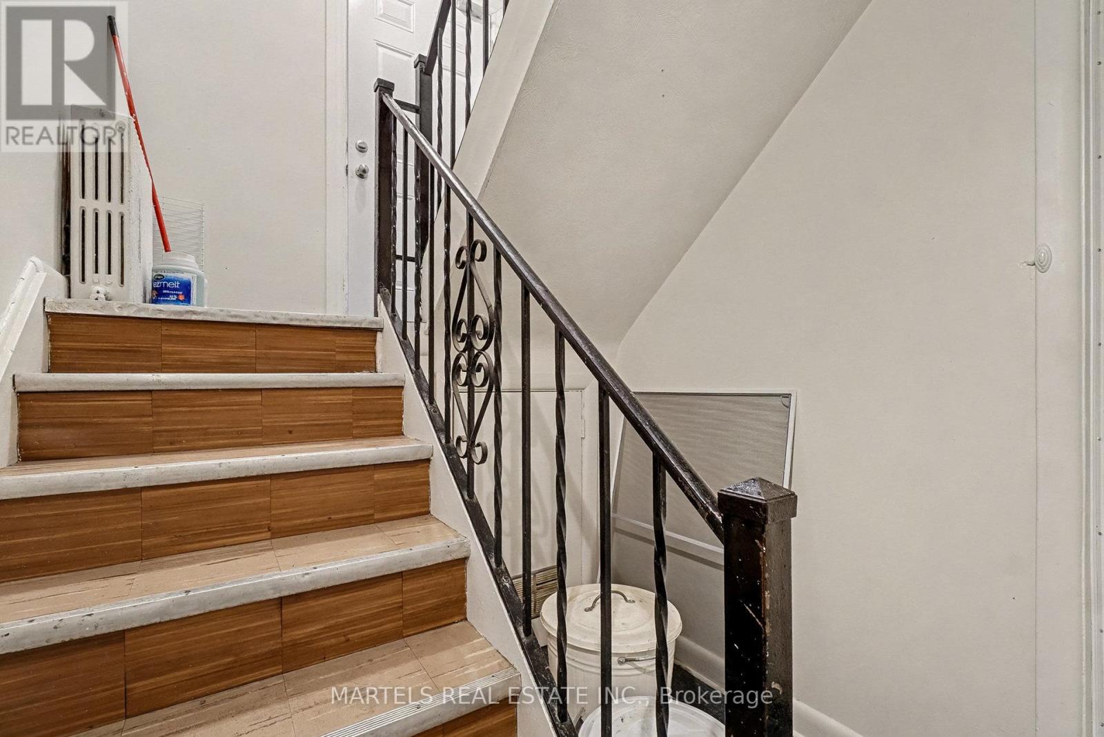 109 Lavergne Street, Ottawa, Ontario  K1L 5E6 - Photo 2 - X12565660