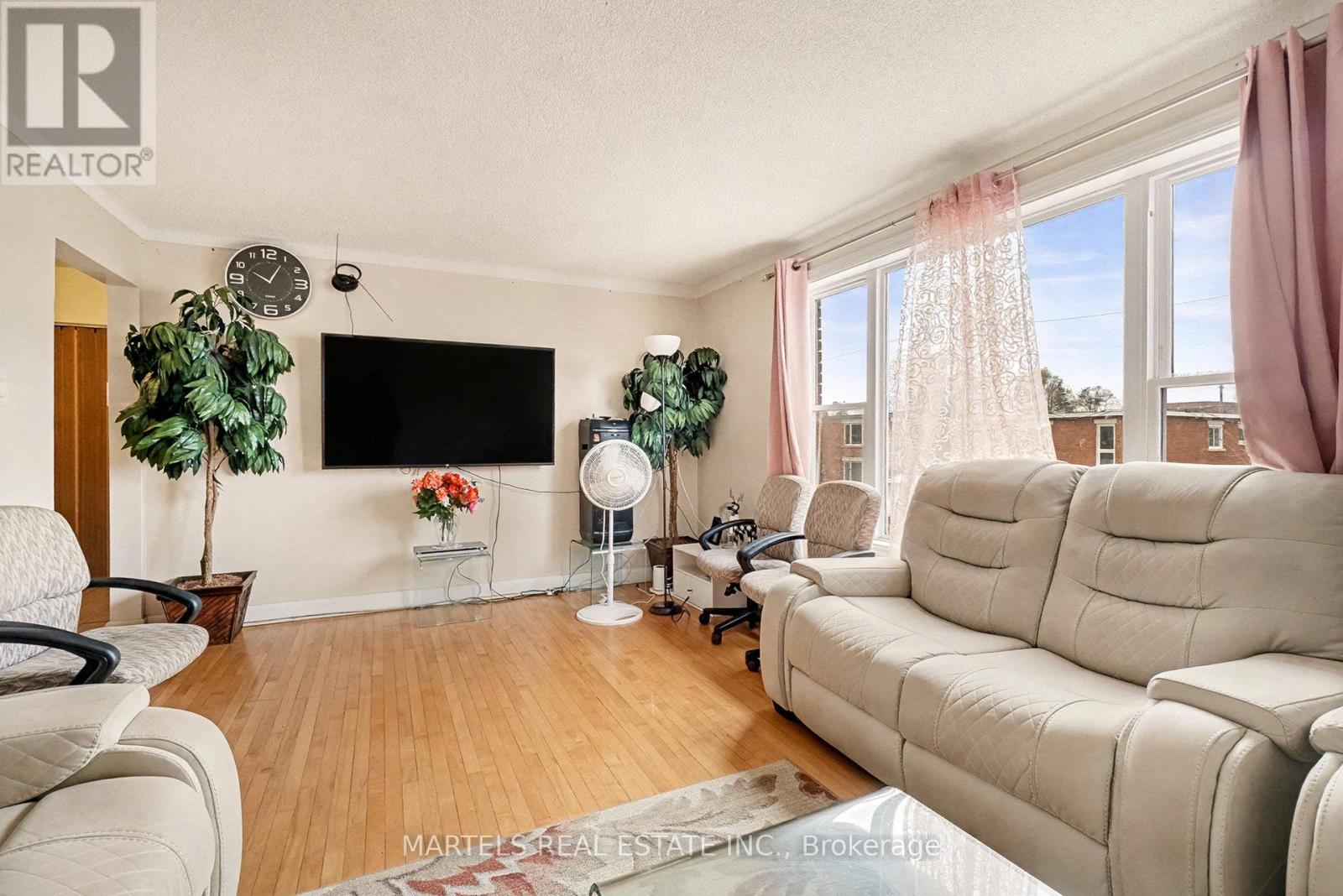 109 Lavergne Street, Ottawa, Ontario  K1L 5E6 - Photo 4 - X12565660