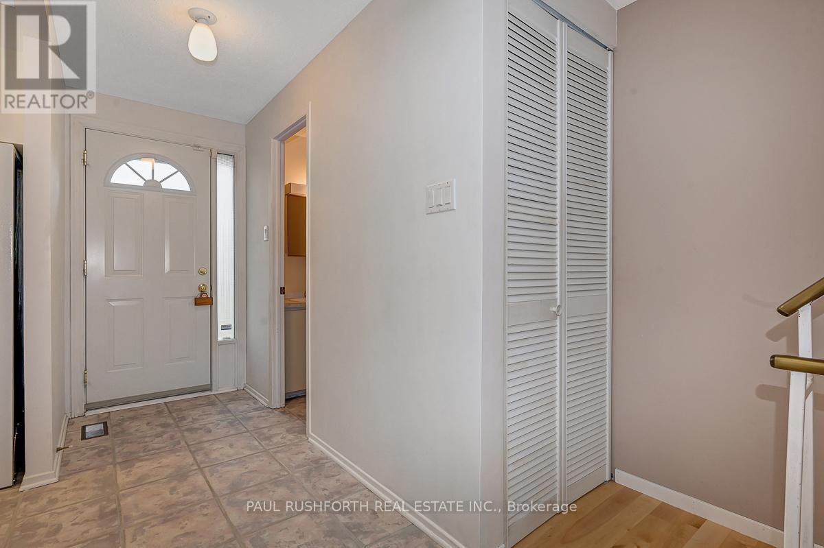 C - 1742 Lamoureux Drive, Ottawa, Ontario  K1E 2N2 - Photo 2 - X12565752