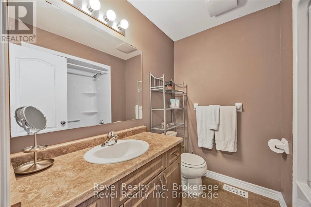 1041 Cook Drive, Midland, Ontario  L4R 0E4 - Photo 10 - S12562114