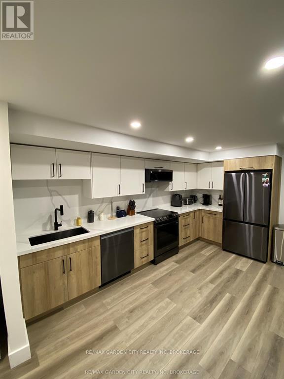 622 Clare Avenue, Welland, Ontario  L3C 3C1 - Photo 3 - X12565744