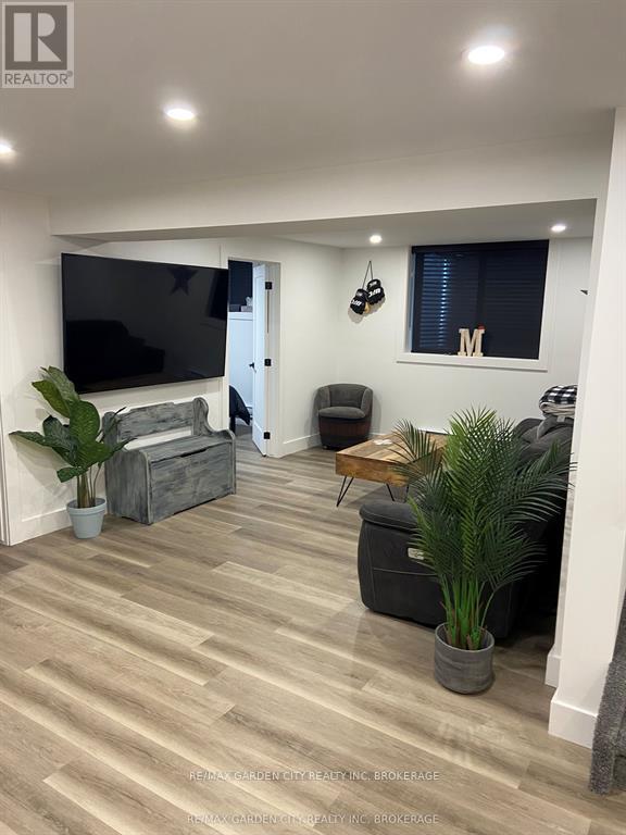 622 Clare Avenue, Welland, Ontario  L3C 3C1 - Photo 4 - X12565744