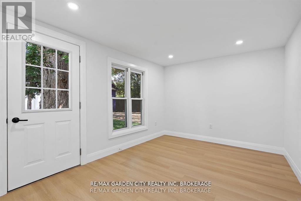 235 Lincoln Road W, Fort Erie, Ontario  L0S 1B0 - Photo 15 - X12565828